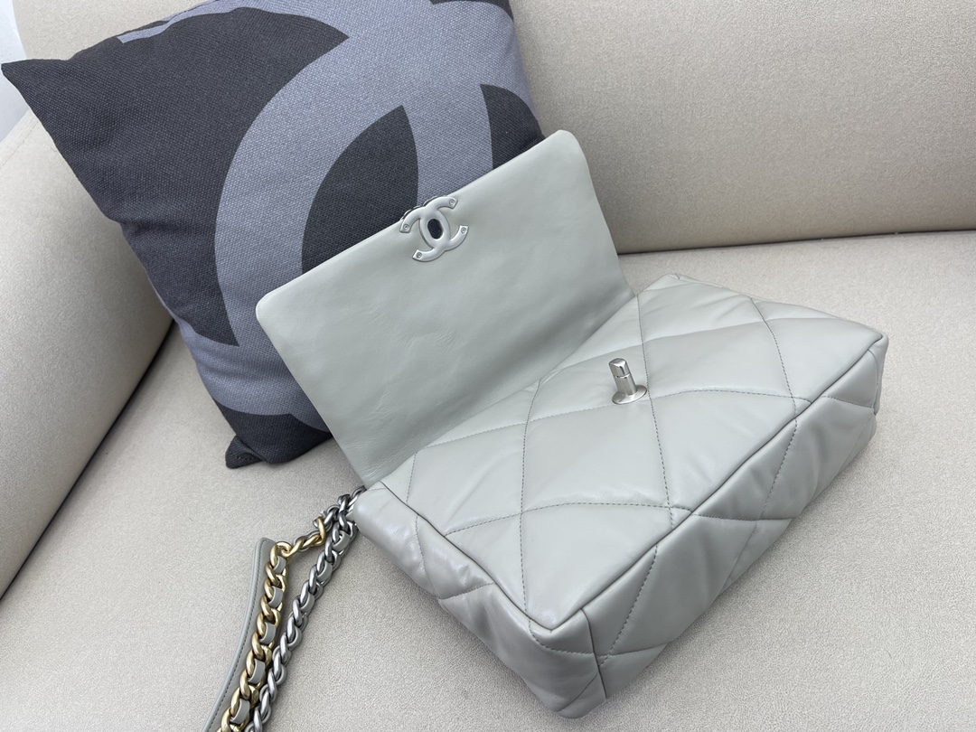 Lambskin 19 Large Handbag Flap Bag AS1161 Gray